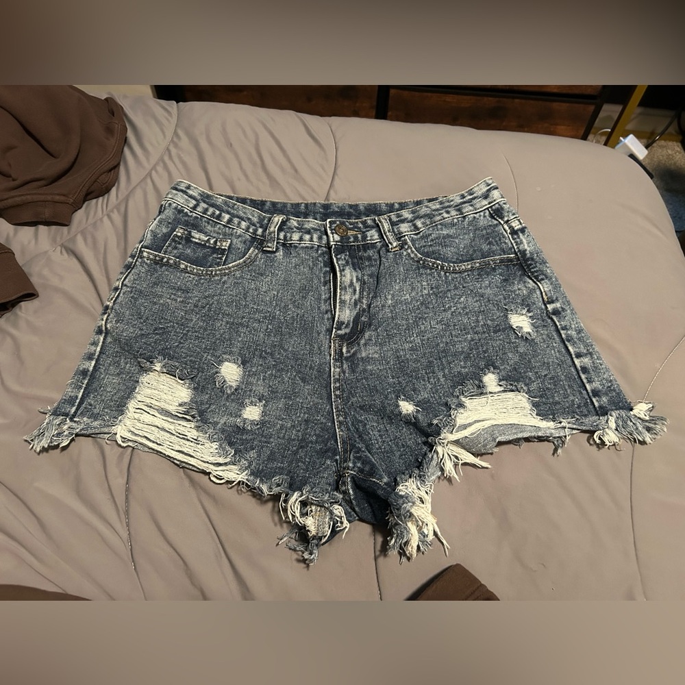 DARK ACID WASH JEAN SHORTS
